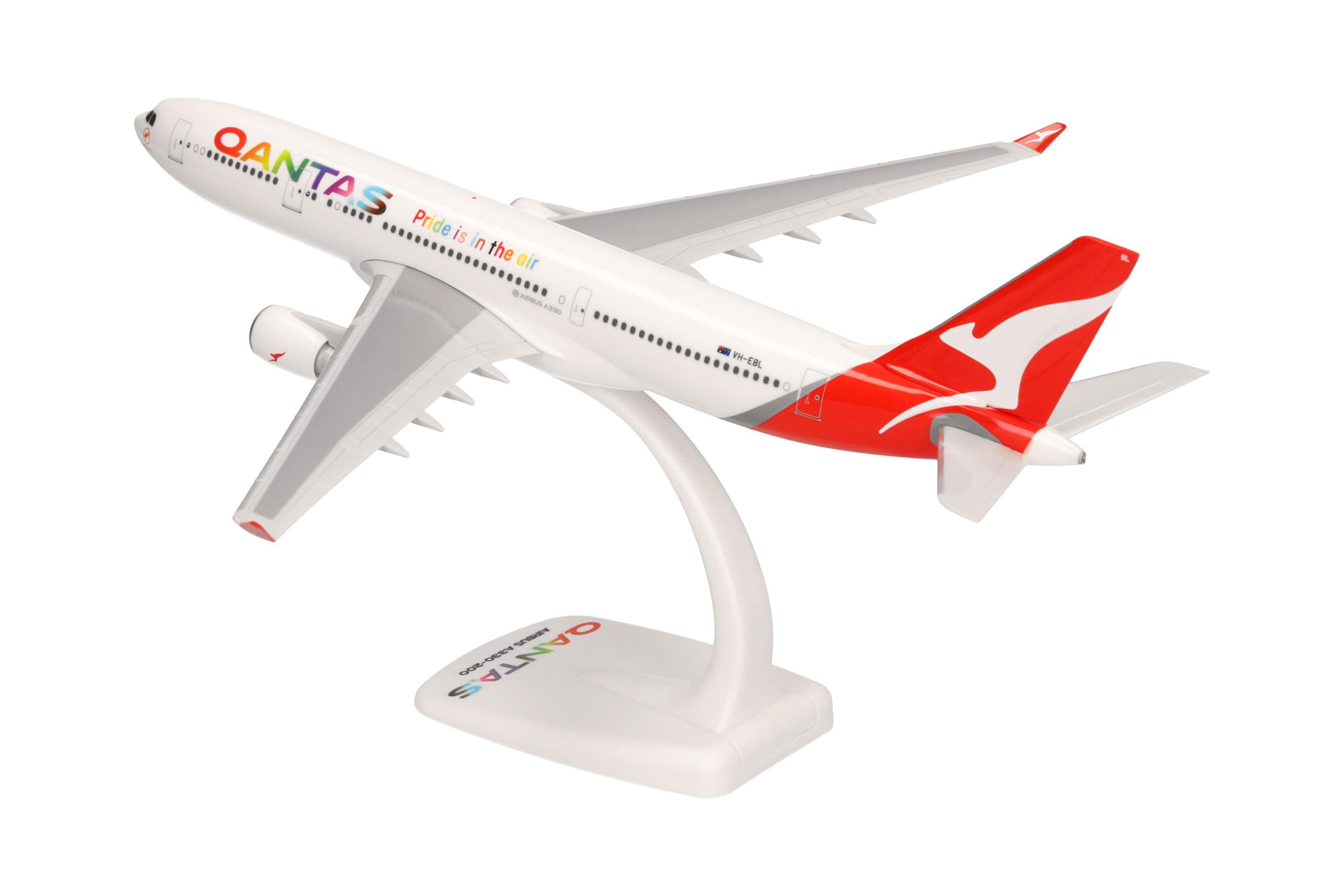Amazon.com: Herpa Snap-Fit Model Airplane Airbus A330-200 Qantas